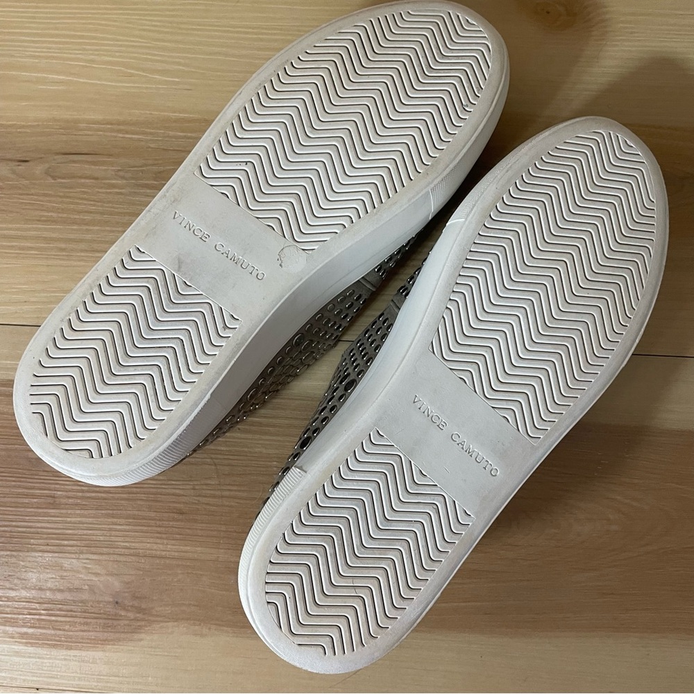 Vince Camuto Kindra Slip-On Sneakers Women’s 8M Beige Studded Flats Casual - Picture 12 of 14